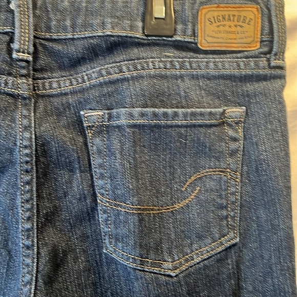 Signature by Levi, SZ Misses 12L, Waist 14”, Length 41”, Inseam 29”, New Jeans - Picture 9 of 9